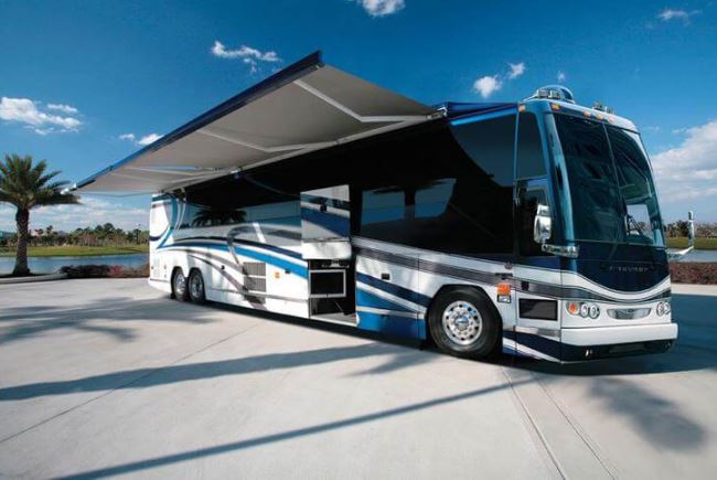 Check out how our Venezia awning gave this bus an amazing upgrade