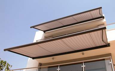 retractable-awning