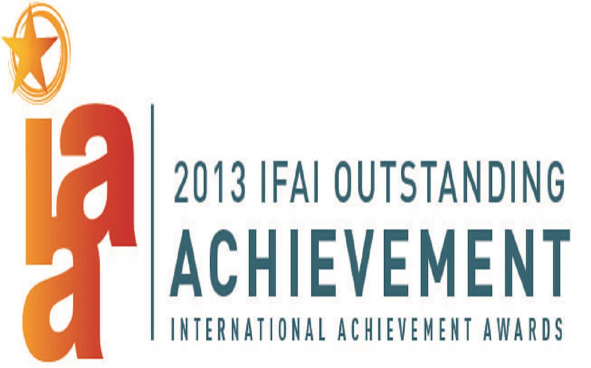 Retractableawnings.com® wins IAA International Achievement Award - 2013