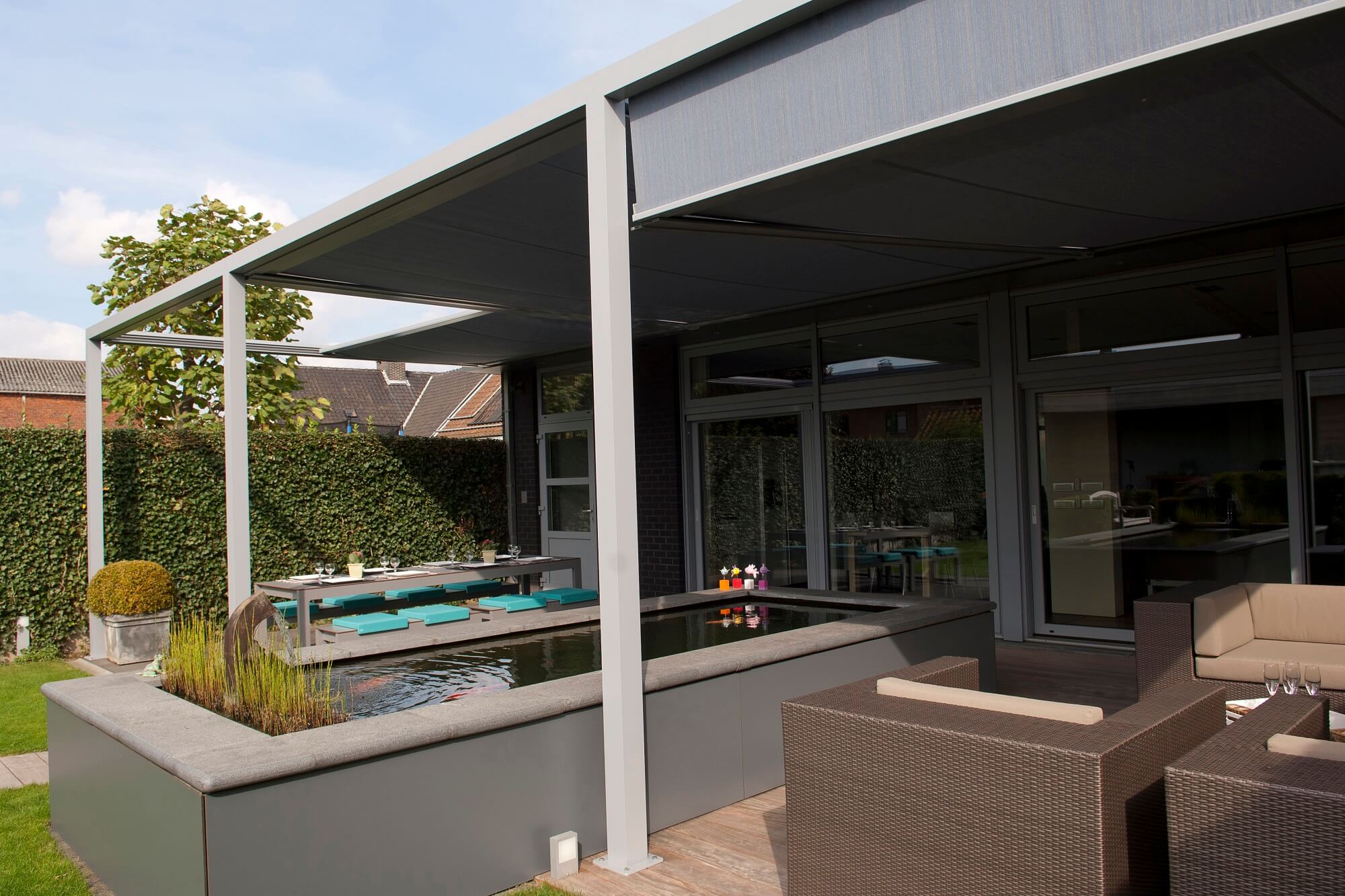 Retractable residential deck pergola cover system