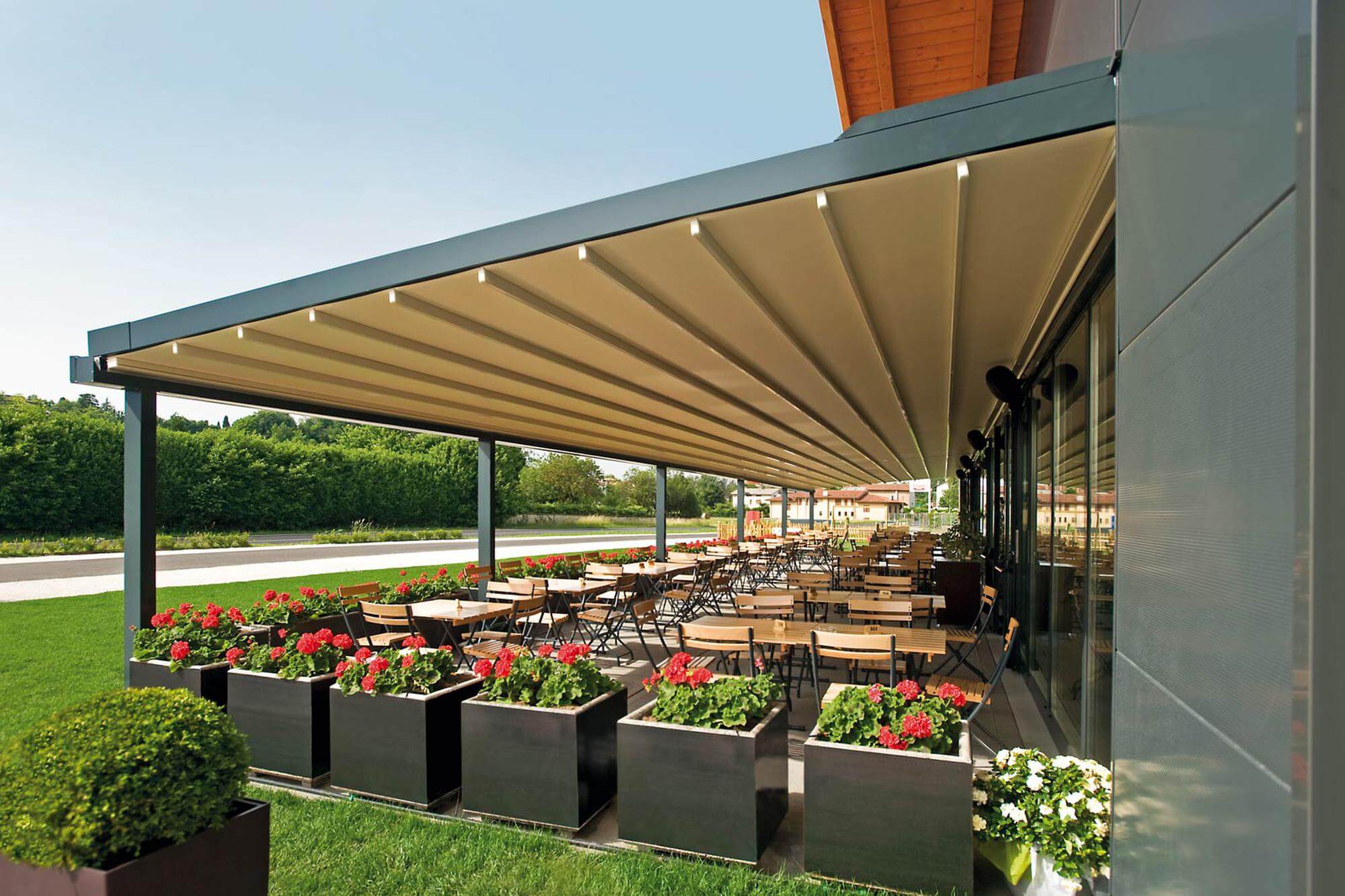 Commercial Retractable Awnings