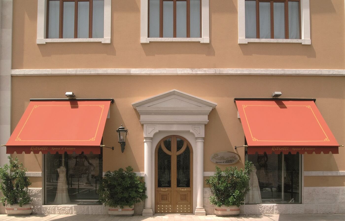 retractable window awnings