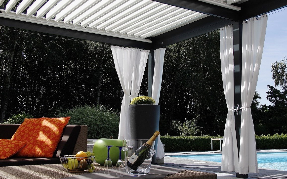 Tips to extend your summer season by retractable awnings